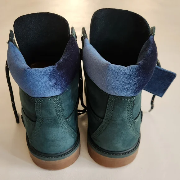 Timberland Velvet Boots inDark green